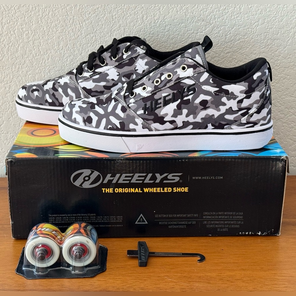 Brand new Heelys Pro 20 in original packaging (size 9)